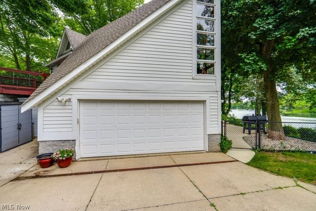 7460 State Route 43, Kent, OH 44240