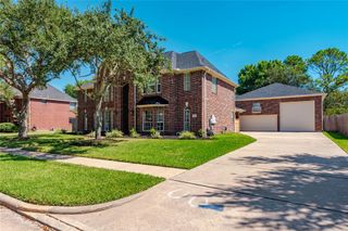 1305 Edgewater Drive, Friendswood, TX 77546