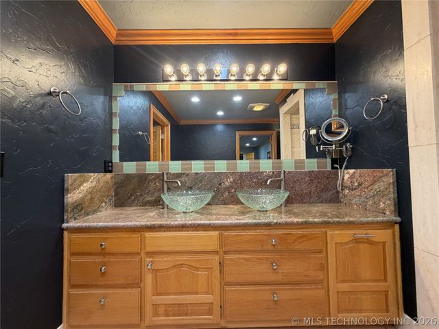 29062 S 558 Road, Park Hill, OK 74451