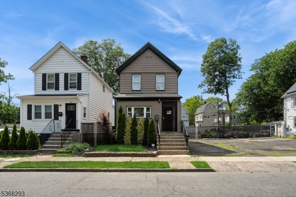21 Crawford St, East Orange City, NJ 07018