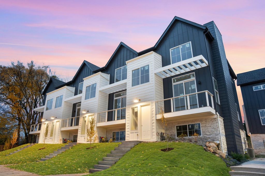 2515 Jansen Avenue, White Bear Lake, MN 55110