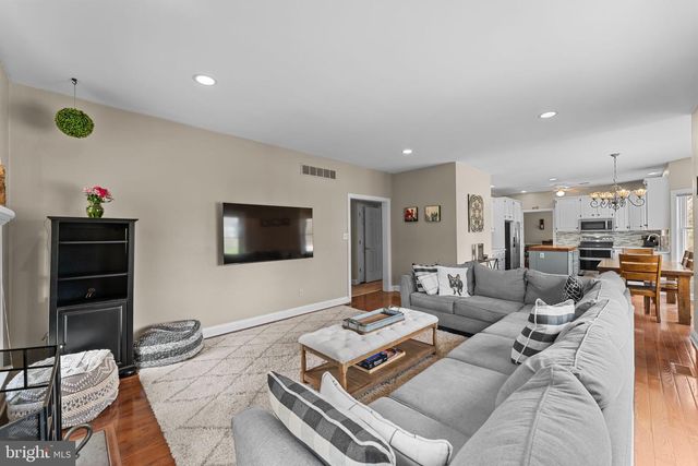 880 TROXEL RD, Lansdale, PA 19446