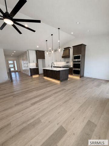 5439 Rip Tideroad, Idaho Falls, ID 83404