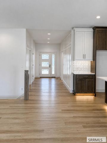 5439 Rip Tideroad, Idaho Falls, ID 83404