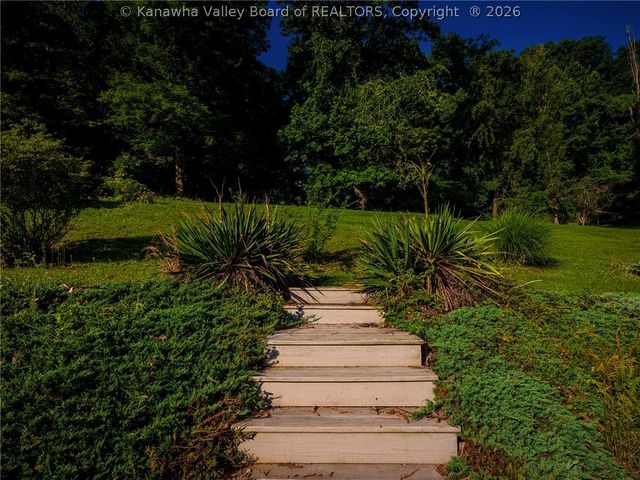 5335 Luray Lane, Cross Lanes, WV 25313