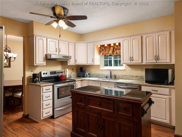 5335 Luray Lane, Cross Lanes, WV 25313