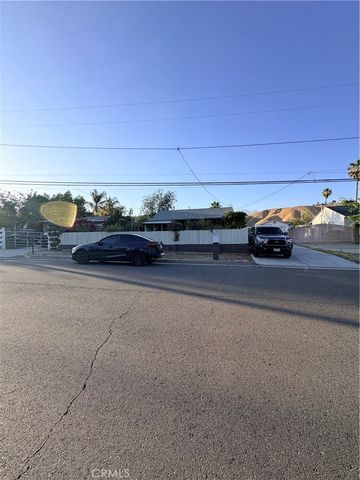 2735 W George, Banning, CA 92220