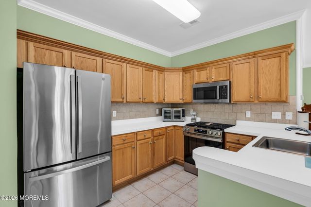 65 Hatteras Way, Barnegat, NJ 08005