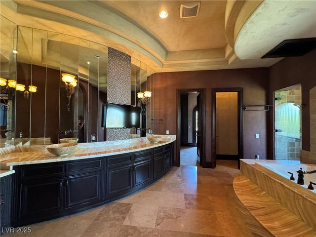 1800 Amarone Way, Henderson, NV 89012