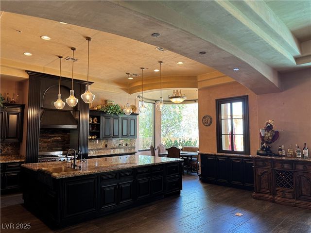 1800 Amarone Way, Henderson, NV 89012