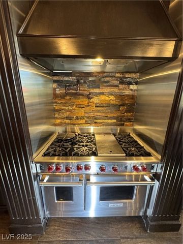 1800 Amarone Way, Henderson, NV 89012