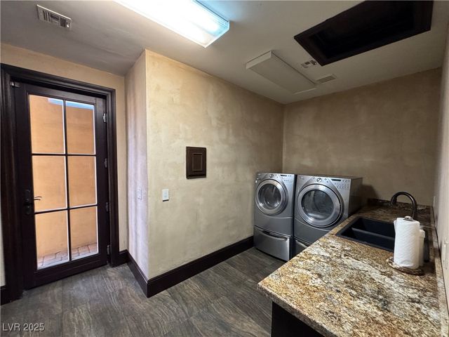 1800 Amarone Way, Henderson, NV 89012