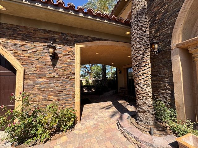 1800 Amarone Way, Henderson, NV 89012