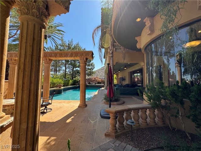 1800 Amarone Way, Henderson, NV 89012