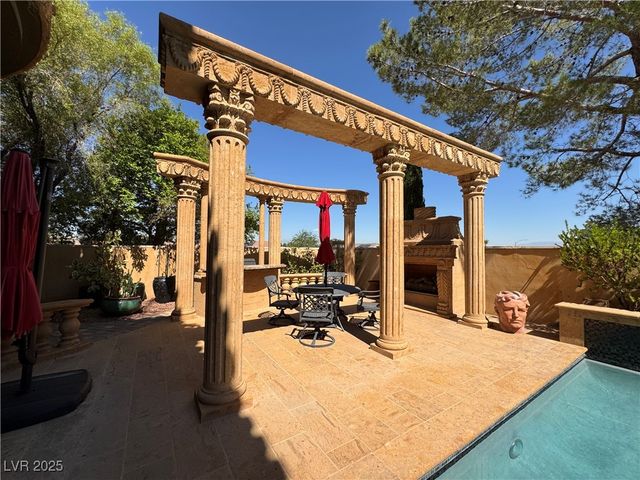 1800 Amarone Way, Henderson, NV 89012