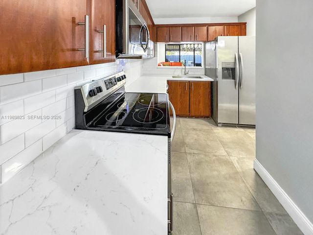 700 SE 14th St G, Fort Lauderdale, FL 33316
