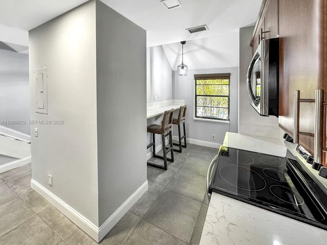 700 SE 14th St G, Fort Lauderdale, FL 33316
