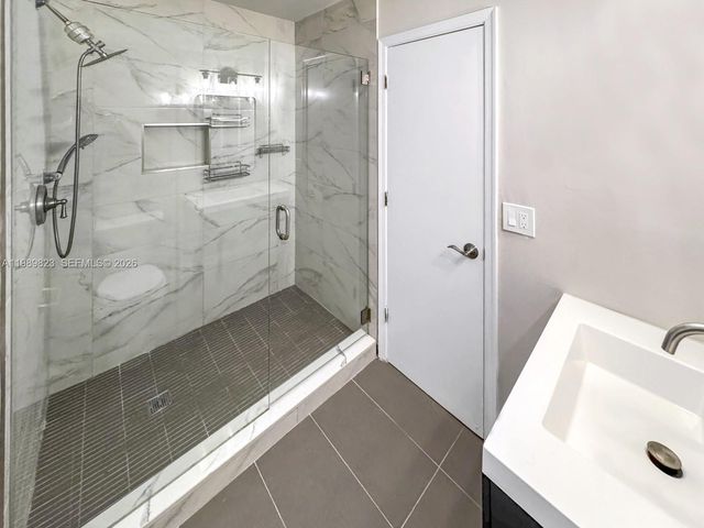 700 SE 14th St G, Fort Lauderdale, FL 33316