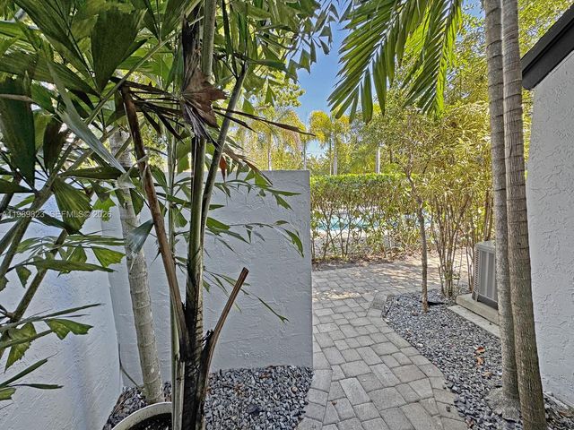 700 SE 14th St G, Fort Lauderdale, FL 33316
