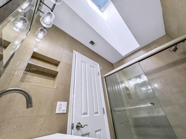 700 SE 14th St G, Fort Lauderdale, FL 33316