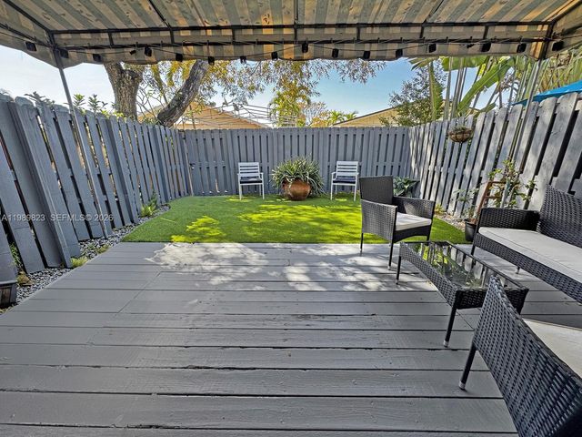 700 SE 14th St G, Fort Lauderdale, FL 33316