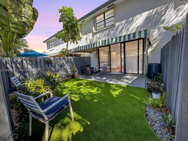 700 SE 14th St G, Fort Lauderdale, FL 33316