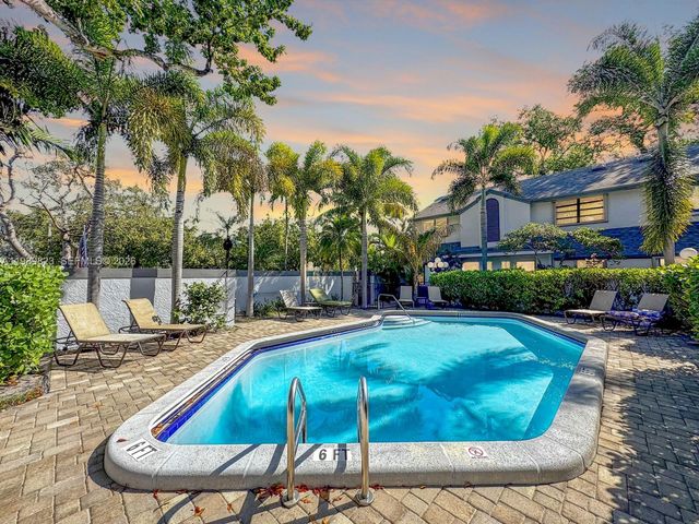 700 SE 14th St G, Fort Lauderdale, FL 33316