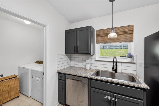 5194 Whitehurst Lane, Crestview, FL 32536