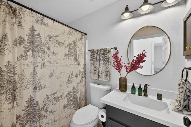 5194 Whitehurst Lane, Crestview, FL 32536