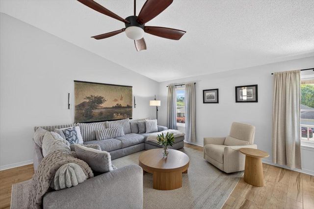 5194 Whitehurst Lane, Crestview, FL 32536