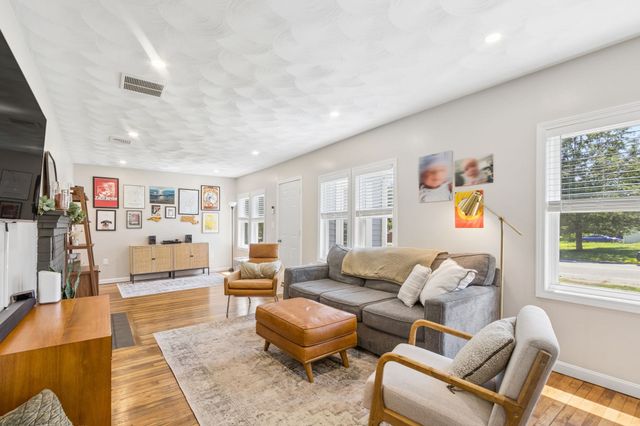 728 Pleasant St, Attleboro, MA 02703