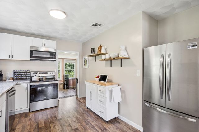 728 Pleasant St, Attleboro, MA 02703