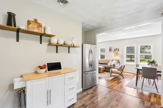 728 Pleasant St, Attleboro, MA 02703
