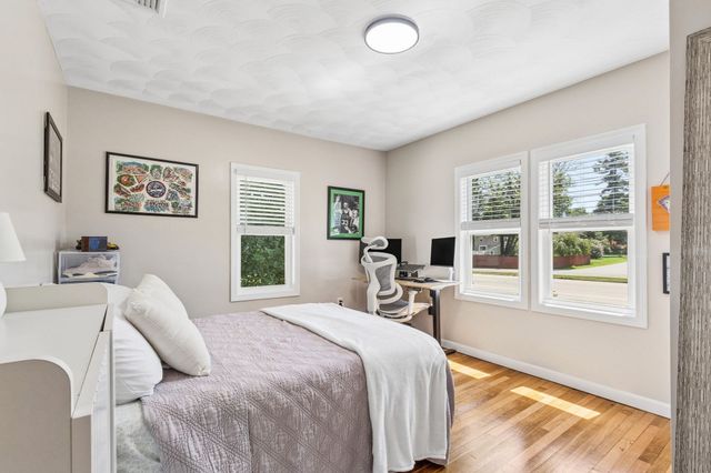 728 Pleasant St, Attleboro, MA 02703