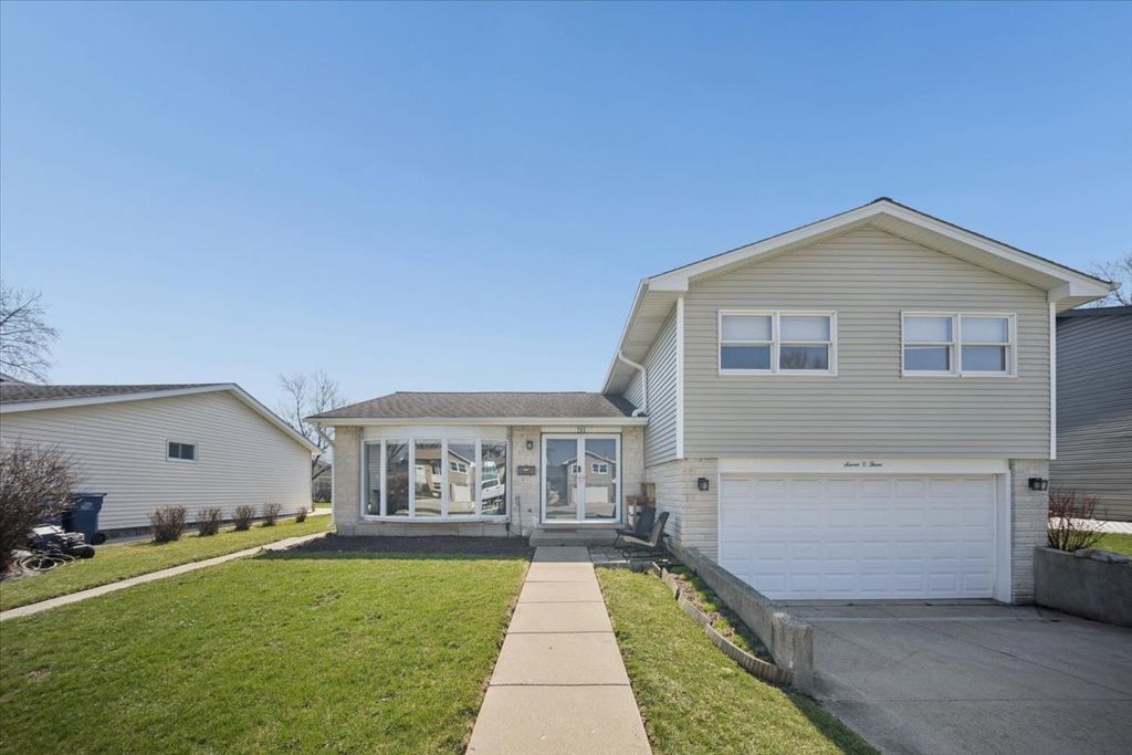 703 Westmere Road, Des Plaines, IL 60016
