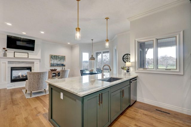 6017 S Brightwater Trail, Springfield, MO 65810