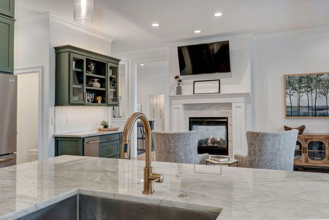 6017 S Brightwater Trail, Springfield, MO 65810