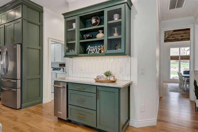 6017 S Brightwater Trail, Springfield, MO 65810