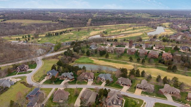 6017 S Brightwater Trail, Springfield, MO 65810