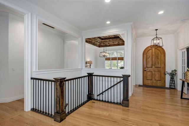 6017 S Brightwater Trail, Springfield, MO 65810