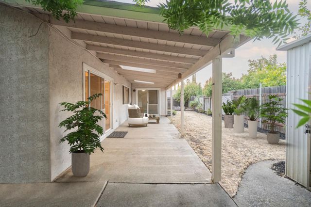 6945 Amberwick Way, Citrus Heights, CA 95621