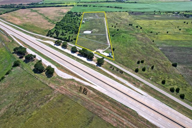 6882 N Interstate Highway 35 E, Waxahachie, TX 75165