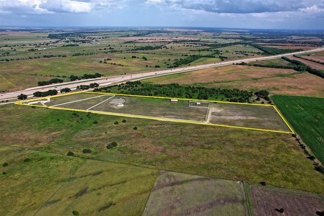 6882 N Interstate Highway 35 E, Waxahachie, TX 75165