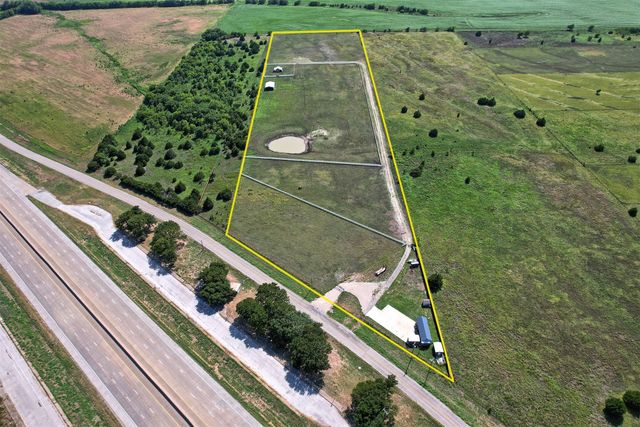 6882 N Interstate Highway 35 E, Waxahachie, TX 75165