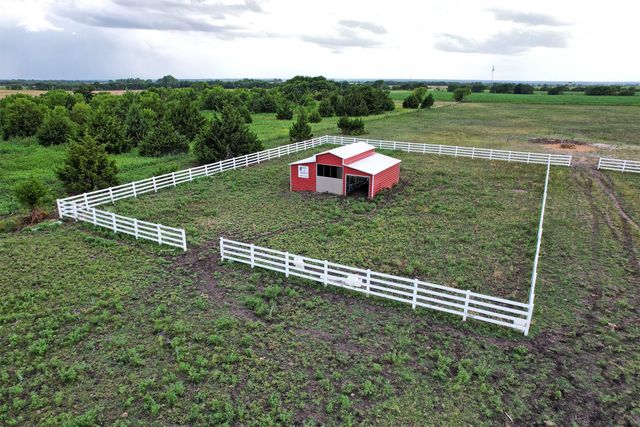 6882 N Interstate Highway 35 E, Waxahachie, TX 75165