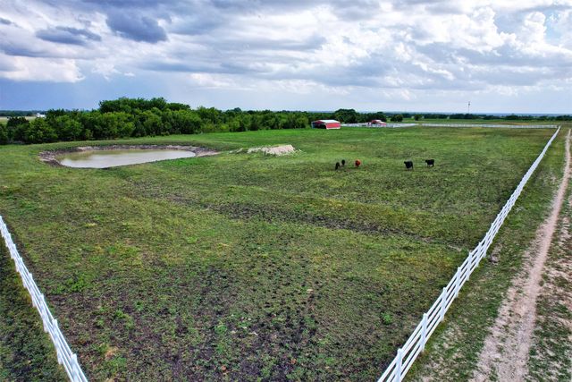6882 N Interstate Highway 35 E, Waxahachie, TX 75165