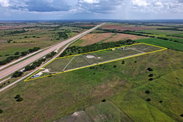 6882 N Interstate Highway 35 E, Waxahachie, TX 75165