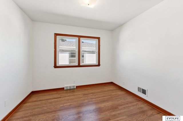 4106 S 40th Avenue, Omaha, NE 68107