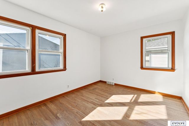 4106 S 40th Avenue, Omaha, NE 68107