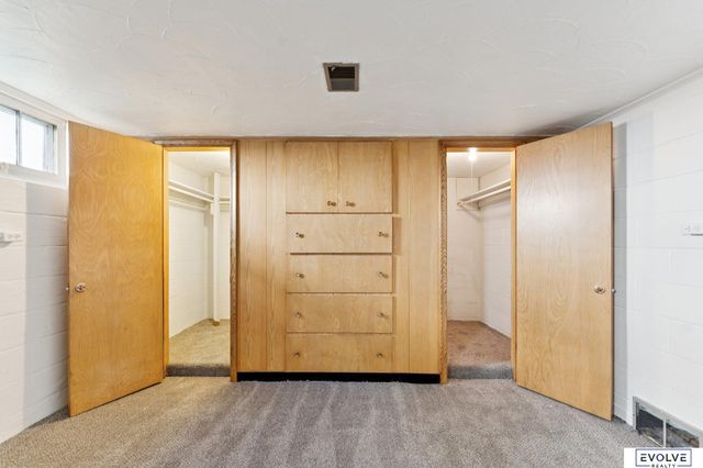 4106 S 40th Avenue, Omaha, NE 68107